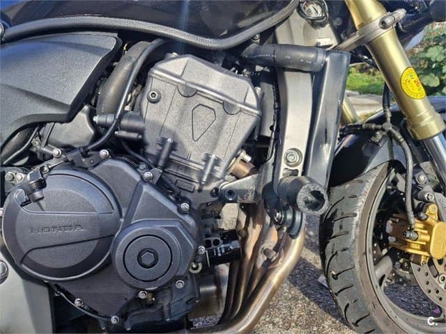 Honda CB 600F Hornet 3300 € 2007 Barcelona - 6