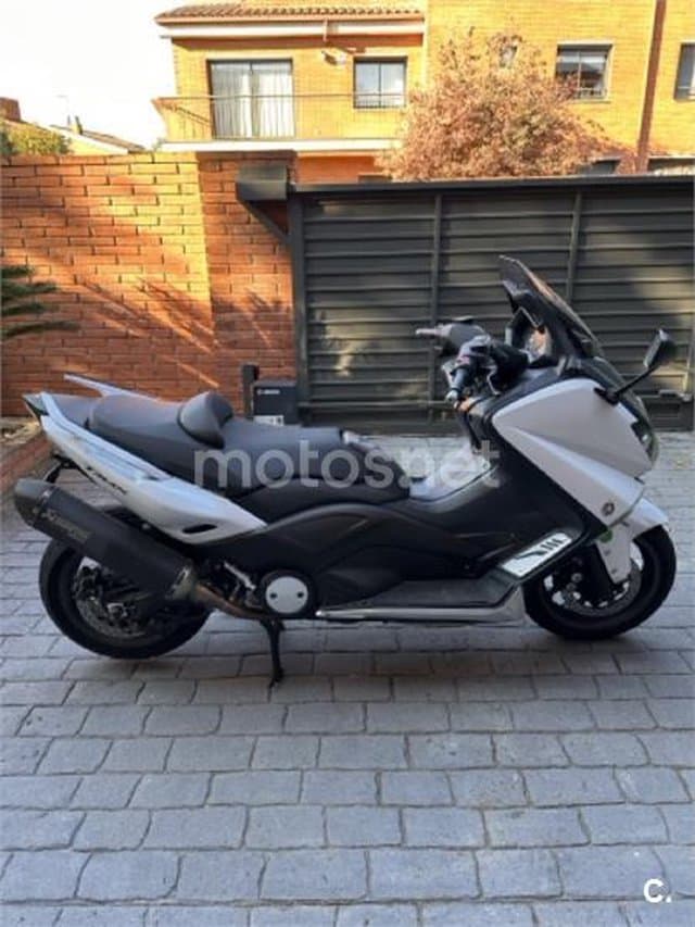 Yamaha TMAX 530 – Vista 12