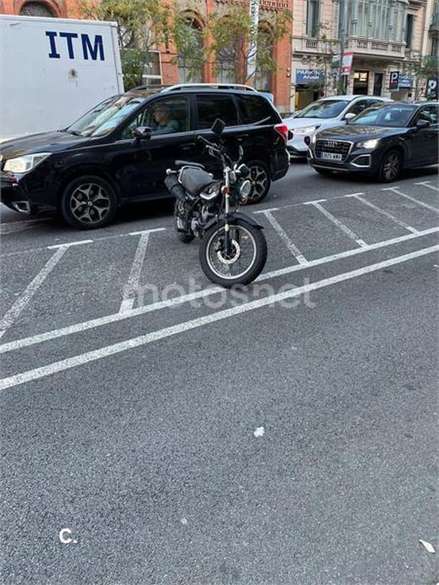 Suzuki VanVan 125 – Vista 2