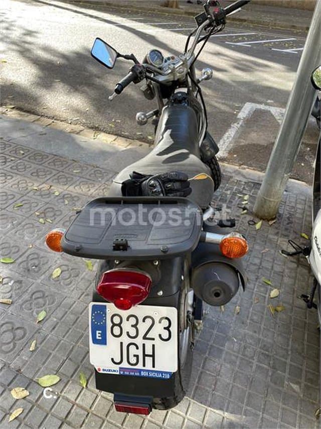 Suzuki VanVan 125 – Vista 4