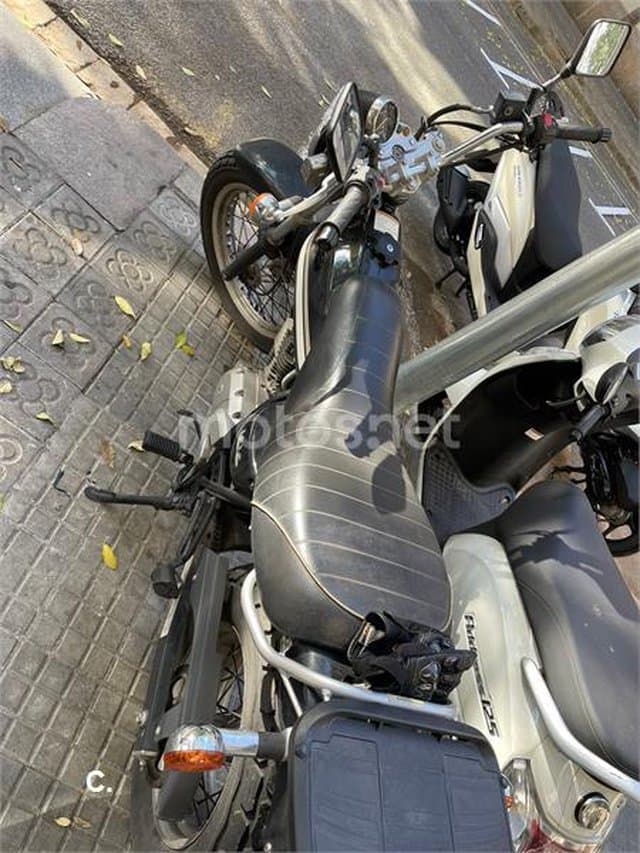 Suzuki VanVan 125 – Vista 6