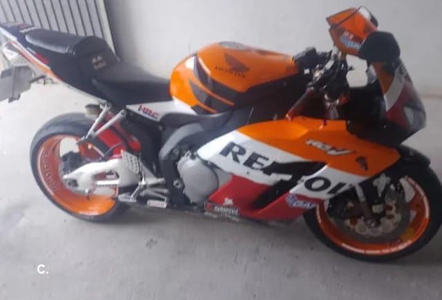 Honda CBR 1000RR 4600 € 2004 Huesca - 1