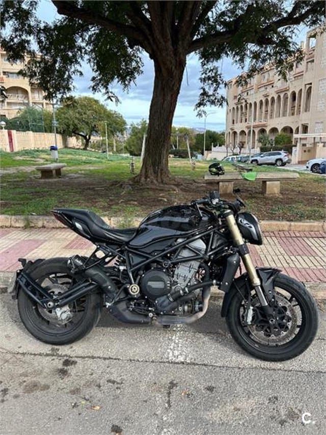 Benelli 752 S – Vista 2