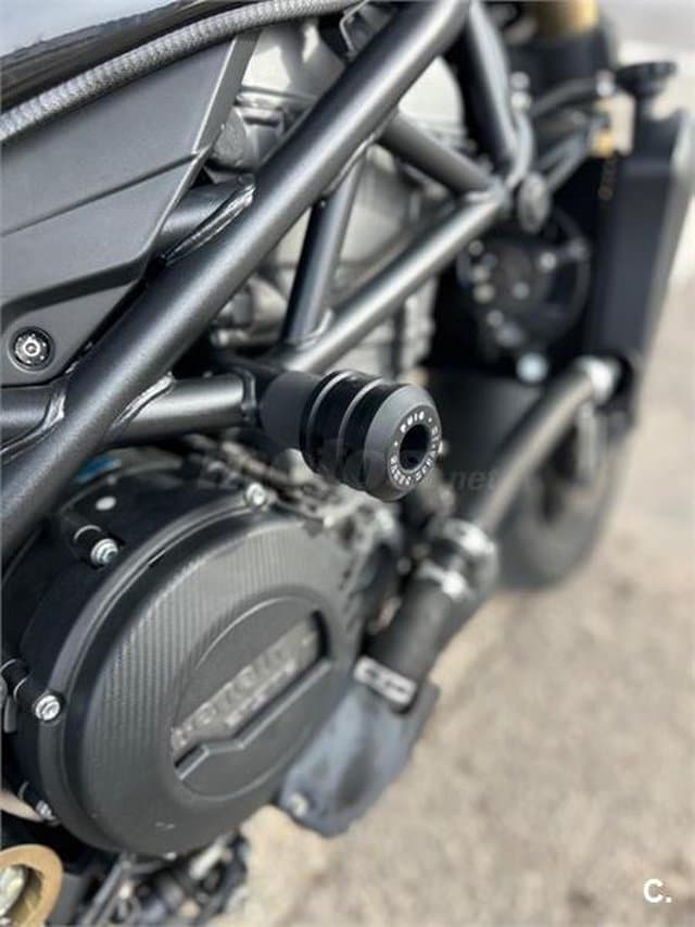 Benelli 752 S – Vista 9