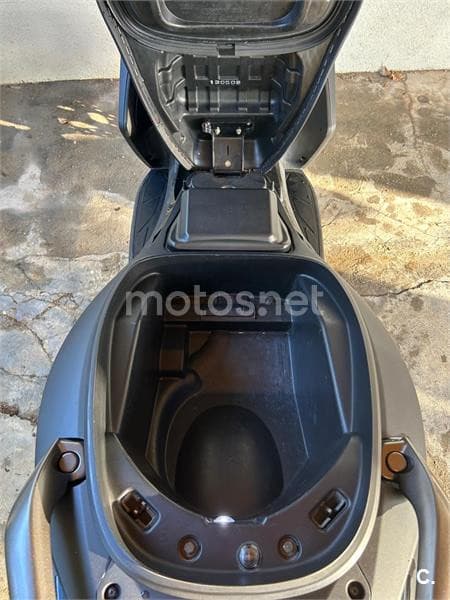 Kymco K-XCT 300i – Vista 5