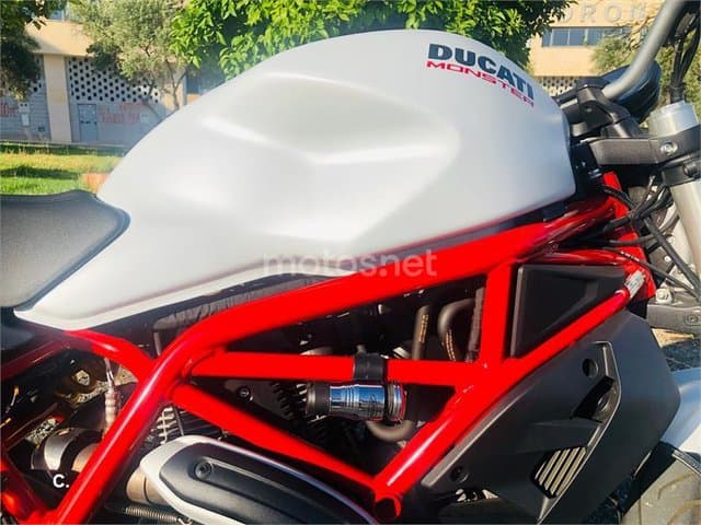Ducati Monster 797 – Vista 2