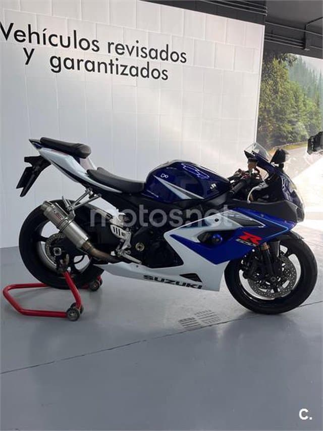 Suzuki GSX R1000 – Vista 14