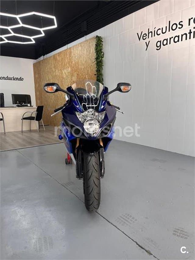 Suzuki GSX R1000 – Vista 16