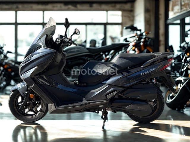Kymco Grand Dink 300 3300 € 2021 Barcelona - 1