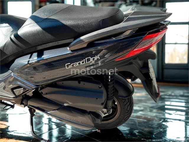 Kymco Grand Dink 300 3300 € 2021 Barcelona - 6