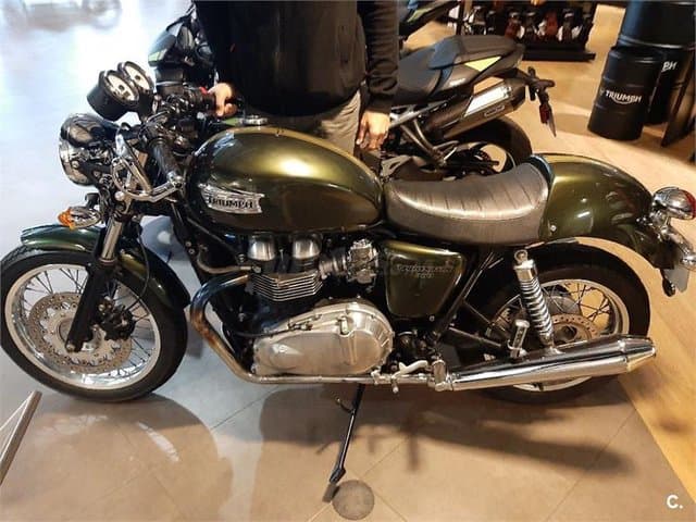 Triumph Thruxton EFI – Vista 1
