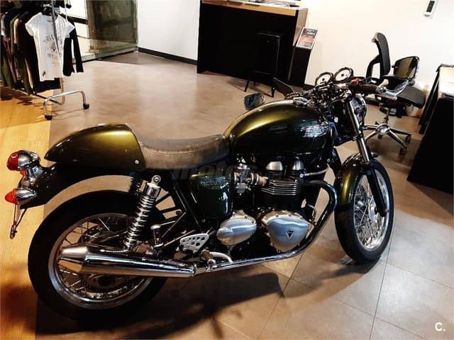 Triumph Thruxton EFI – Vista 3