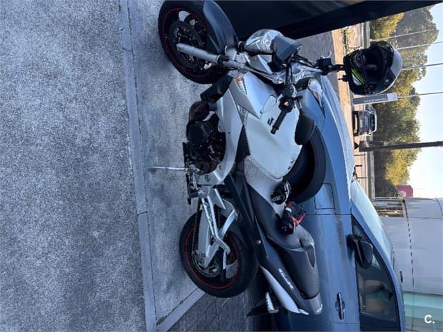 Suzuki GSR 600 – Vista 2