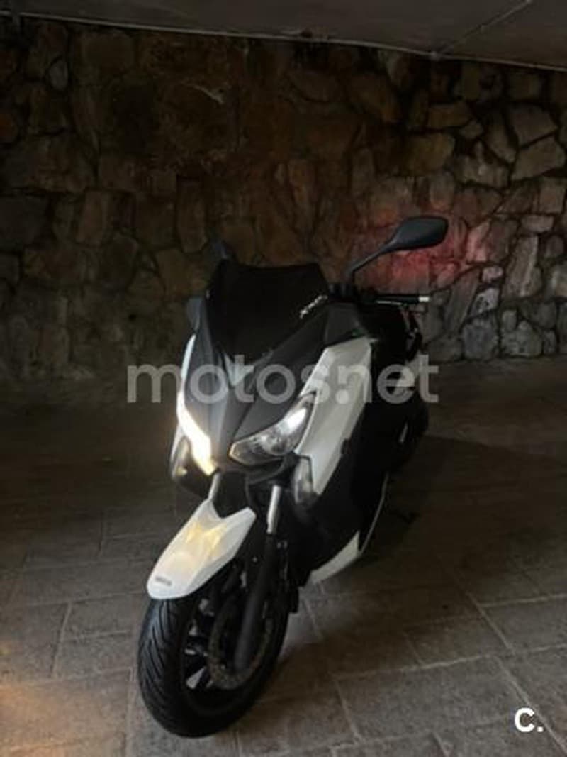 Yamaha XMAX 400 – Vista 1