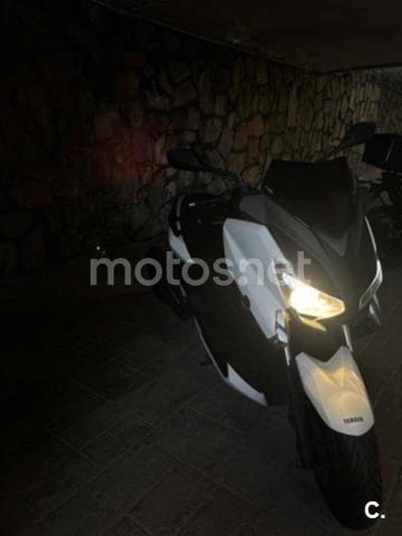 Yamaha XMAX 400 – Vista 2
