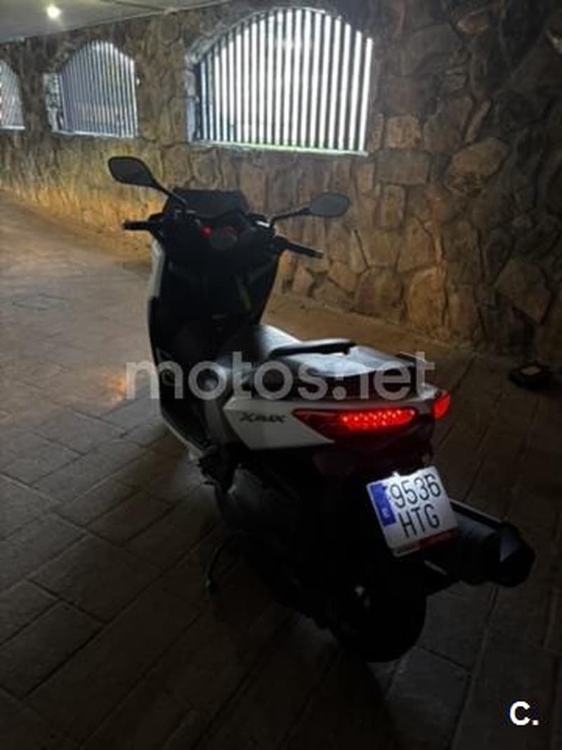 Yamaha XMAX 400 – Vista 3