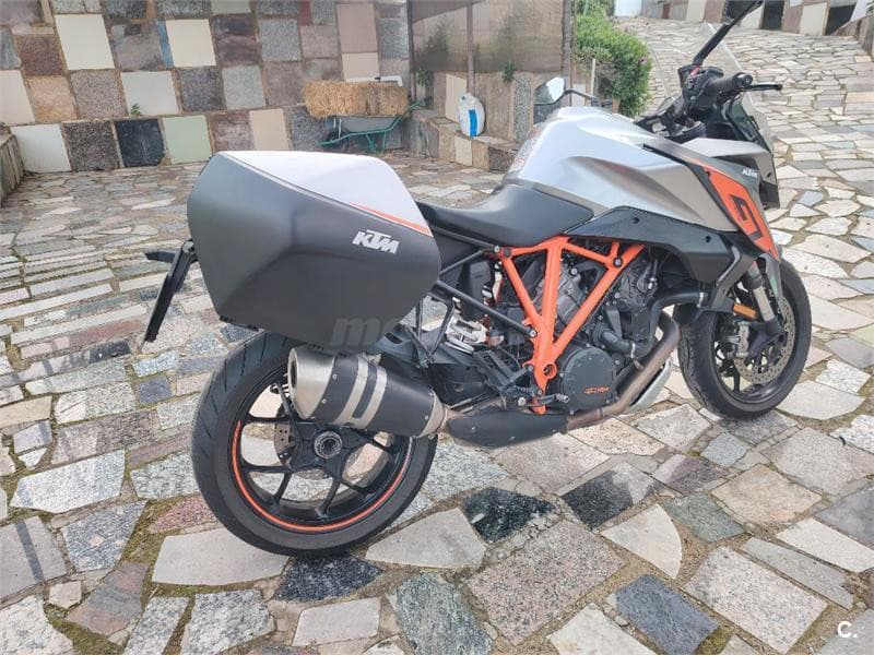 KTM 1290 Super Duke GT – Vista 2