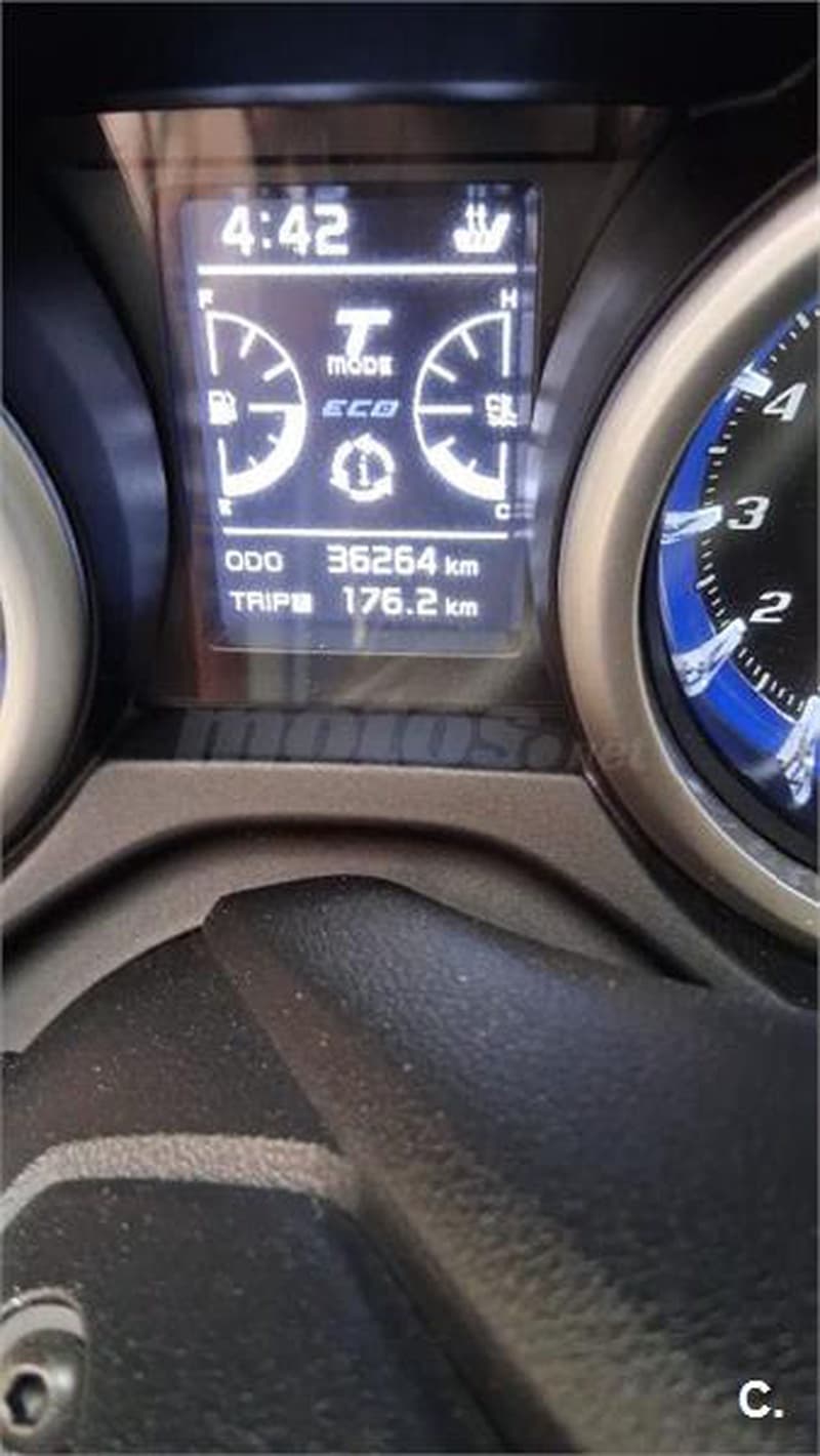 Yamaha TMAX – Vista 4