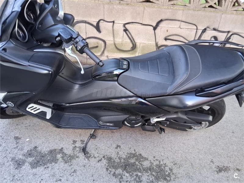 Yamaha TMAX – Vista 5