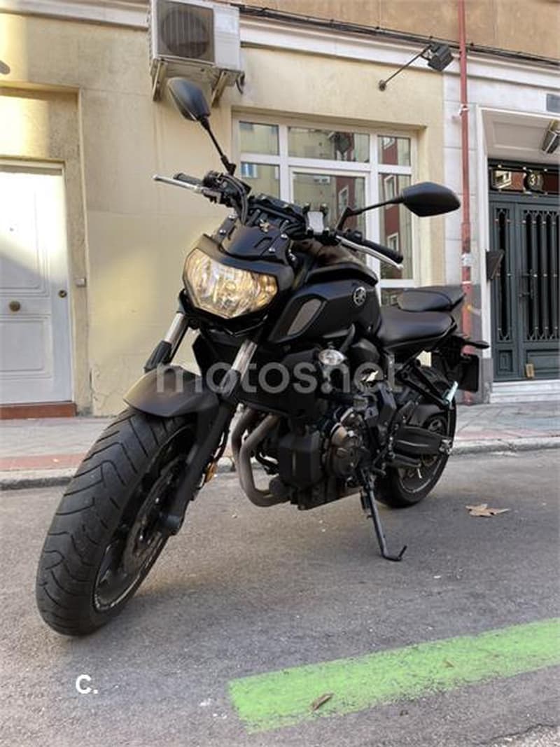 Yamaha MT-07 – Vista 7