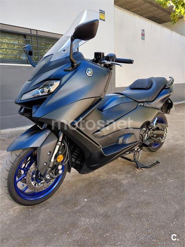 Yamaha TMAX – Vista 1