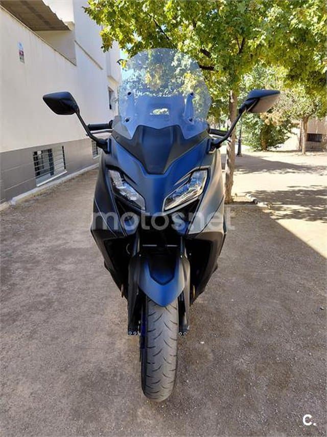 Yamaha TMAX – Vista 3