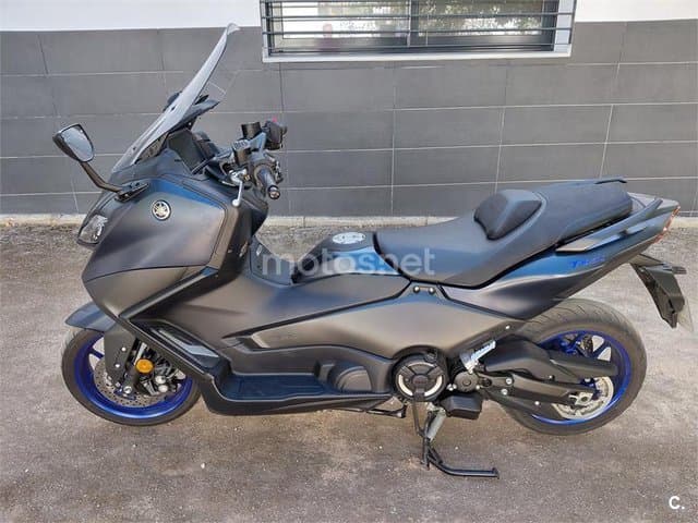 Yamaha TMAX – Vista 4