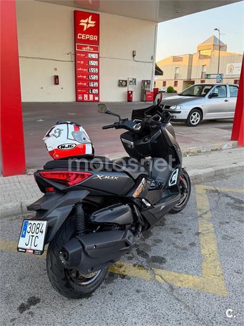 Yamaha XMAX 400 – Vista 3