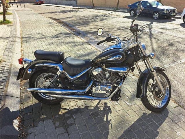 Suzuki Intruder 250 – Vista 1