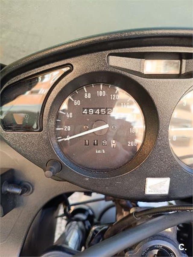 Honda NT 650 V Deauville 2300 € 1999 Araba - 2