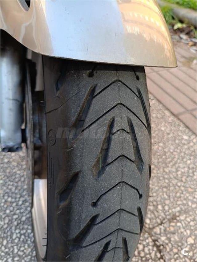 Honda NT 650 V Deauville 2300 € 1999 Araba - 3