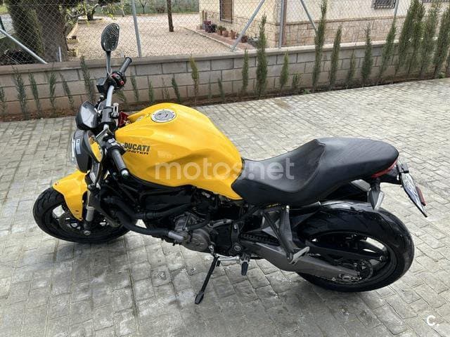 Ducati Monster 821 – Vista 1