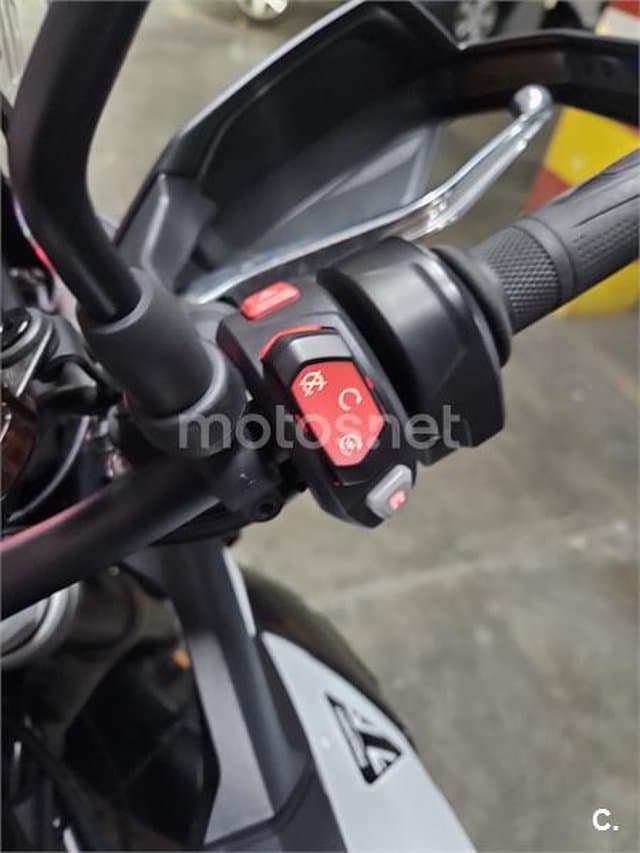 Triumph Tiger 900 13.500 € 2025 Barcelona - 8