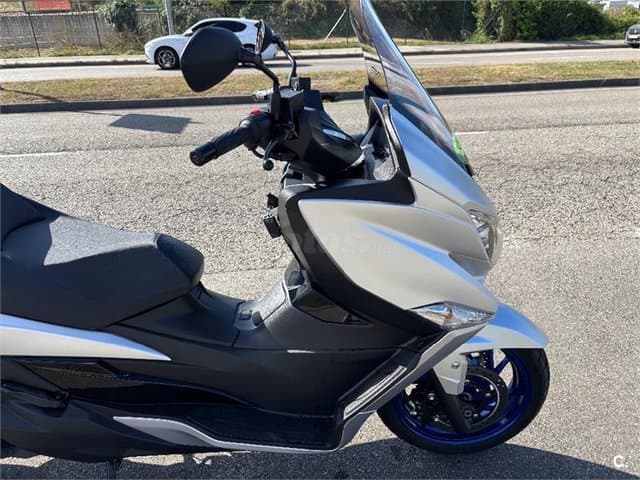 Suzuki BURGMAN 400 – Vista 5