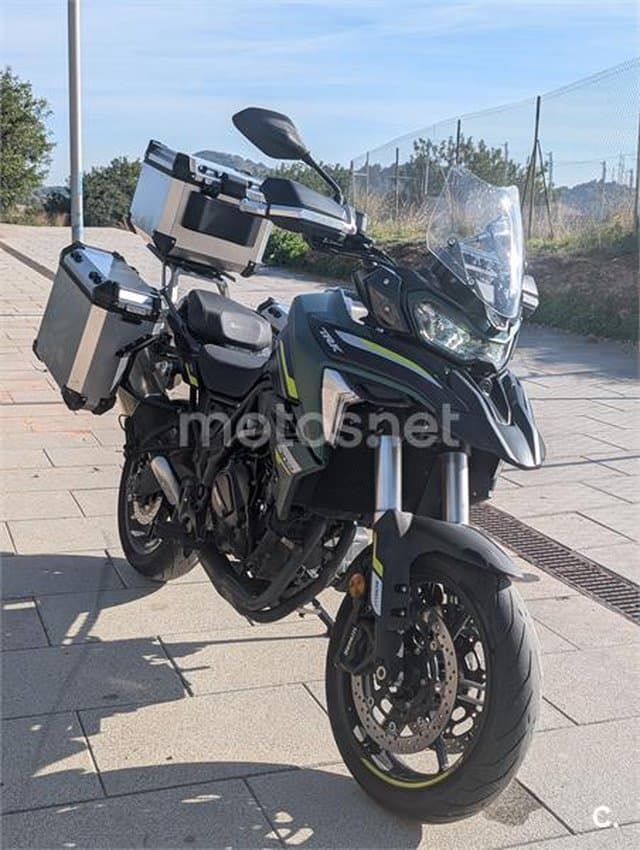 Benelli TRK 702 – Vista 2