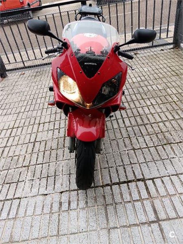 Honda CBR 600F – Vista 4