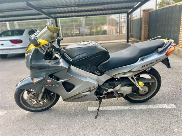 Honda VFR 800 – Vista 3