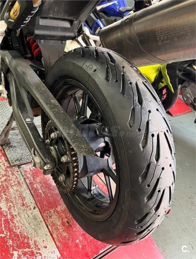 BMW F 750 – Vista 4