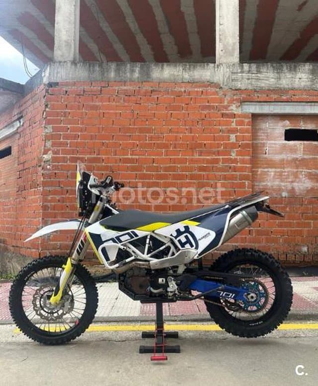 Husqvarna 701 Enduro – Vista 1