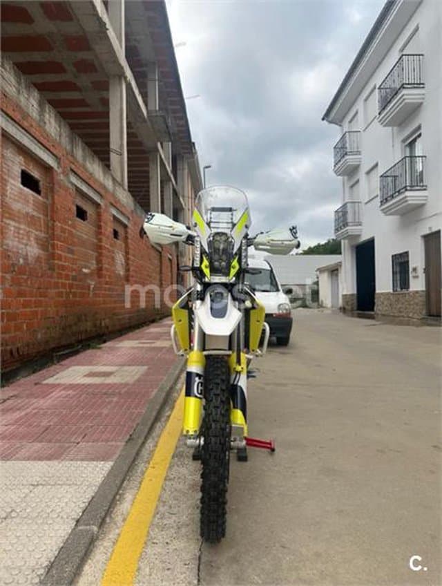 Husqvarna 701 Enduro – Vista 6