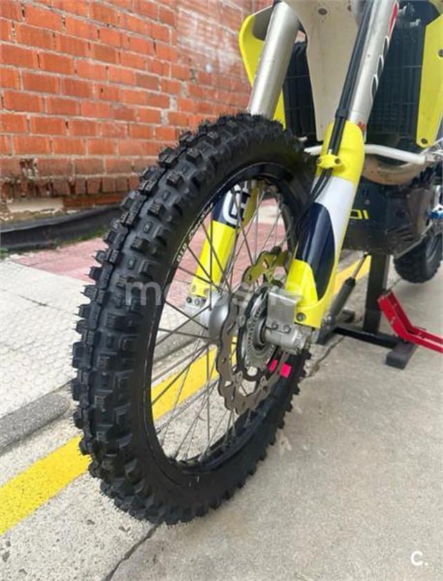 Husqvarna 701 Enduro – Vista 7