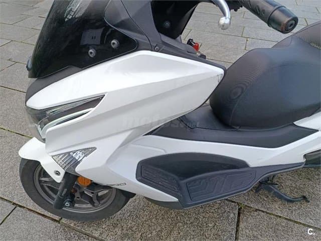 Kymco Grand Dink 300 3200 € 2022 A Coruña - 4