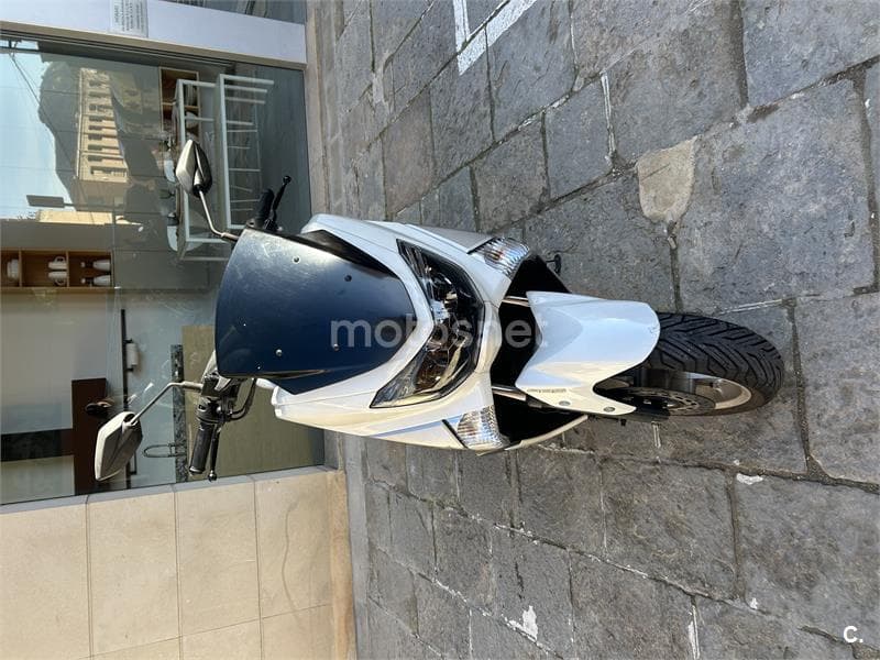 Yamaha NMAX 2200 € 2015 Barcelona - 9