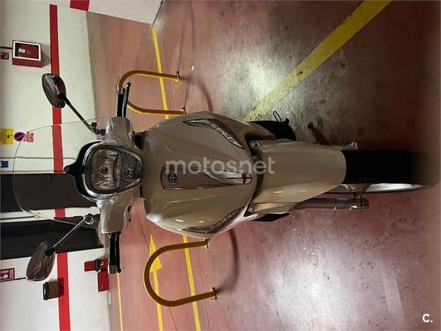 Piaggio Beverly 125 – Vista 2