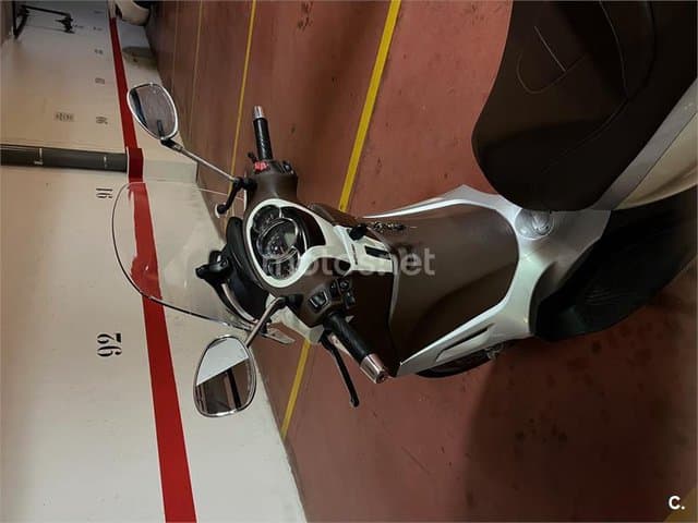 Piaggio Beverly 125 – Vista 4