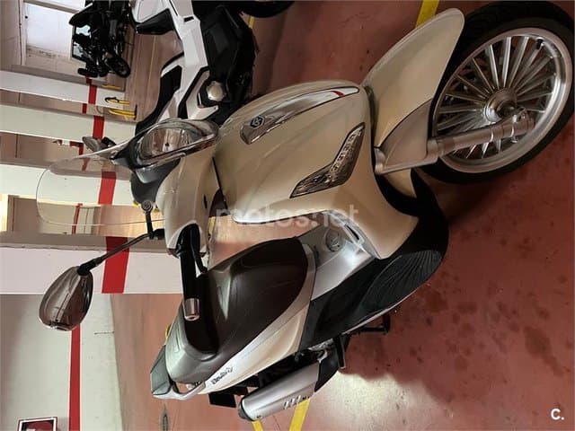 Piaggio Beverly 125 – Vista 9