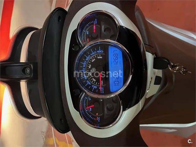 Piaggio Beverly 125 – Vista 10