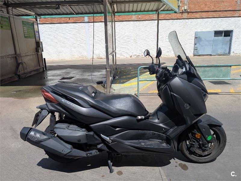 Yamaha XMAX 400 – Vista 1