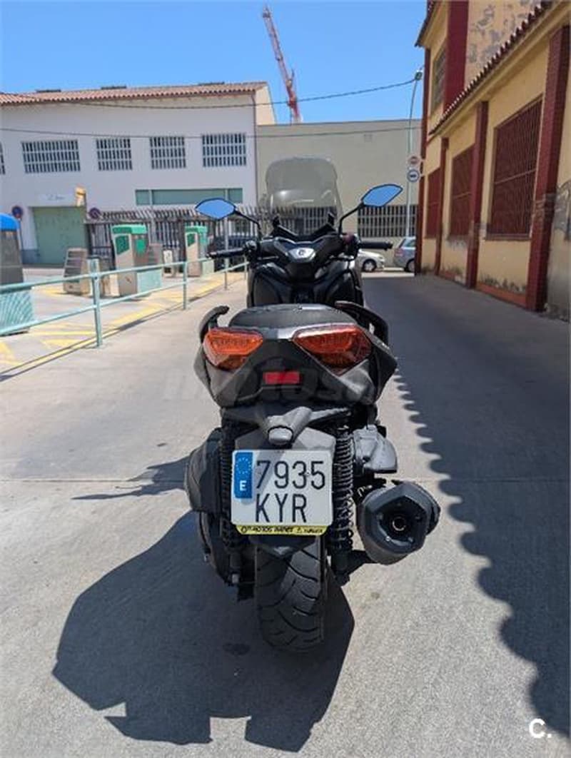 Yamaha XMAX 400 – Vista 3