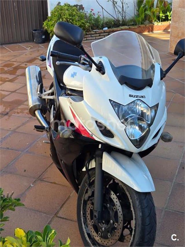 Suzuki GSX 650 F – Vista 8